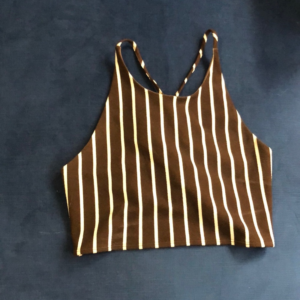 STRAPPY CROP TOP